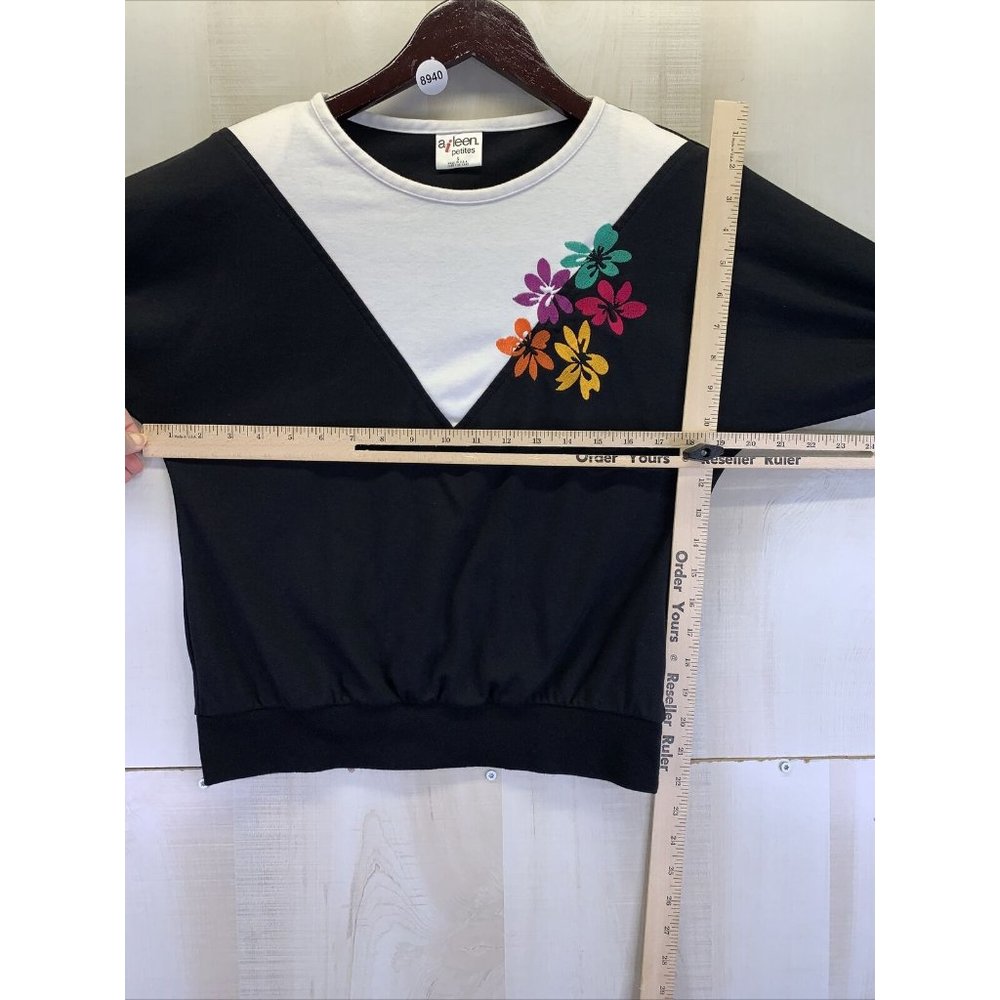 Aileen Vintage Womens Black Floral Embroidered Vintage Top Small USA Made-8940 - Picture 2 of 7